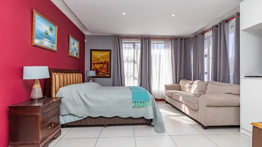 7 Bedroom Property for Sale in Kleinmond Western Cape